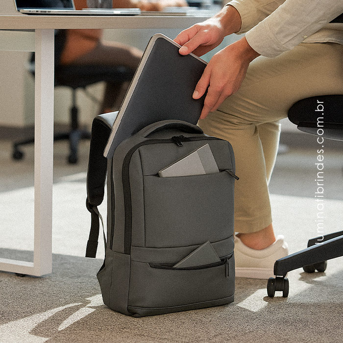 Mochila Travel Conexão USB